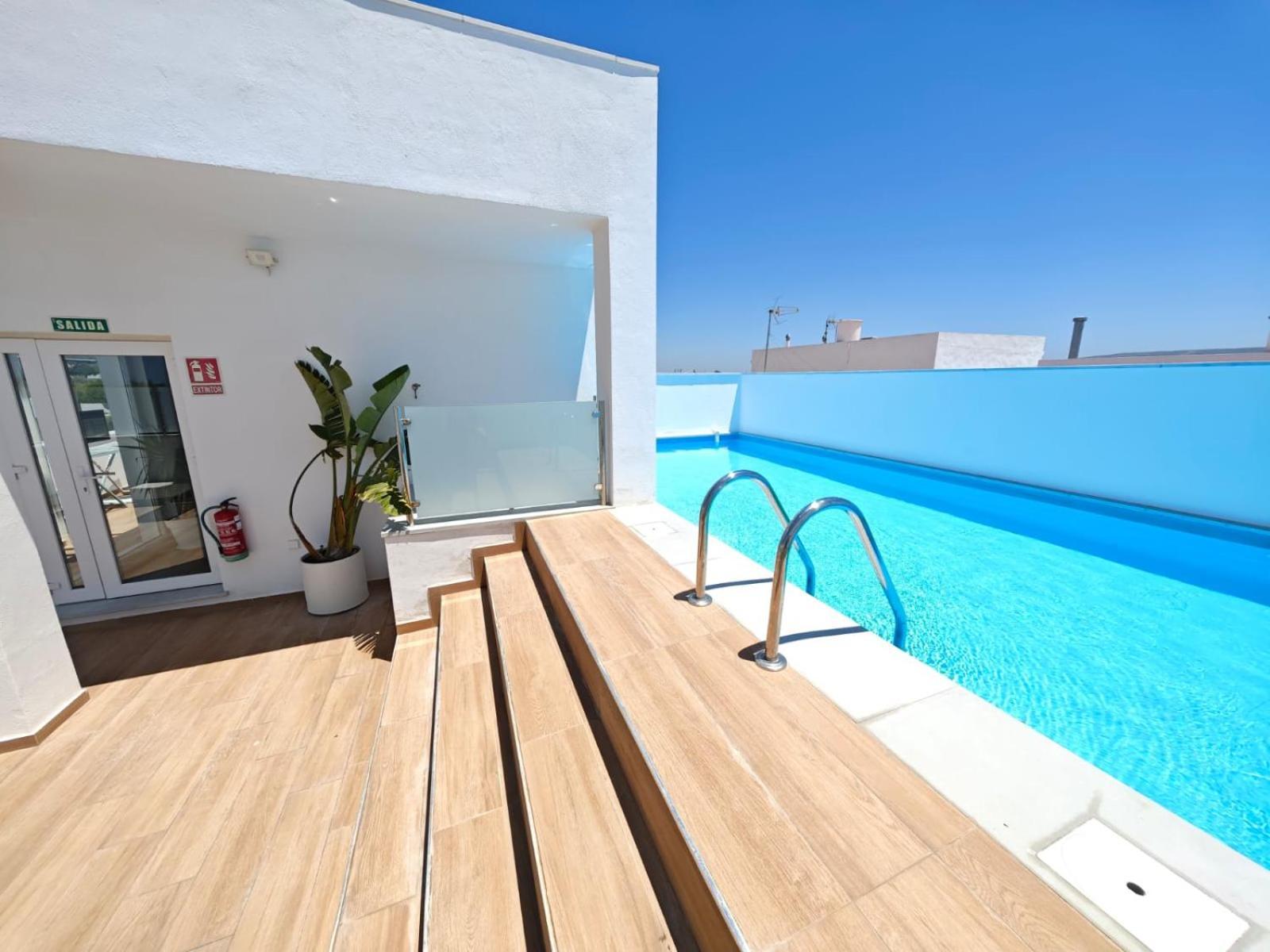 Apartamento Nuevo En Planta Baja B Con Piscina Y Solarium * Barbate
